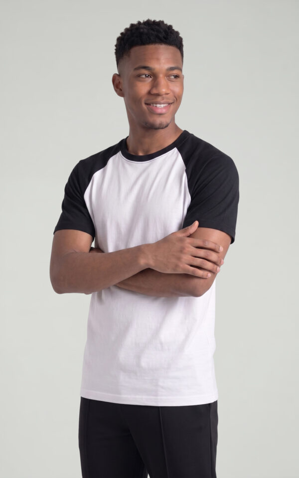 T-SHIRT GIROCOLLO BASEBALL NERO PROFONDO