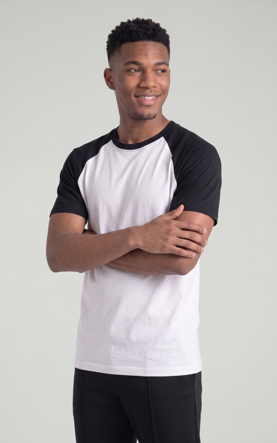 T-SHIRT GIROCOLLO BASEBALL NERO PROFONDO